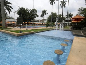 Restaurante autoservicio piscina club campestre cali